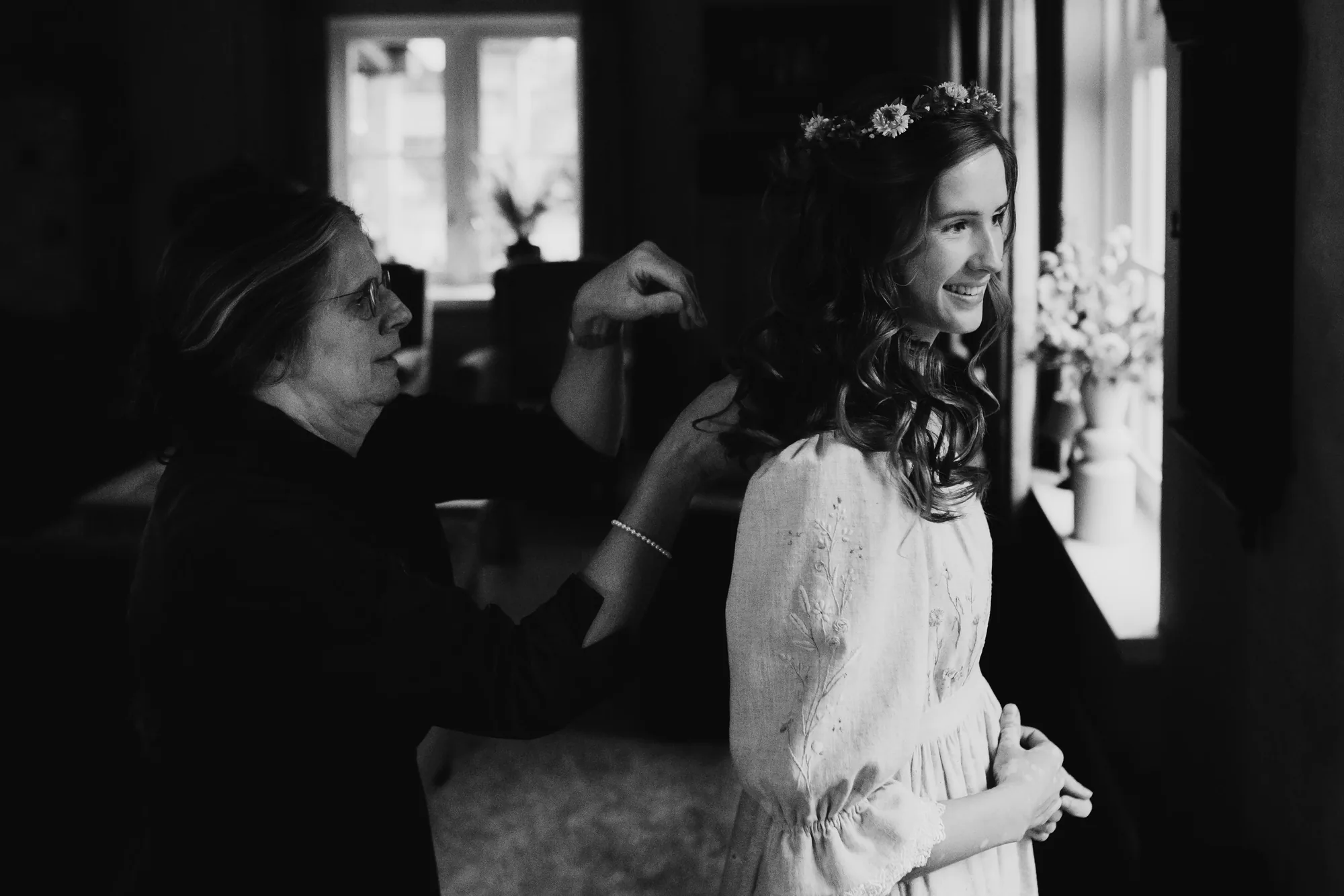 Bruiloft van Ivo en Heidi midden in het bos. — trouwfoto 5