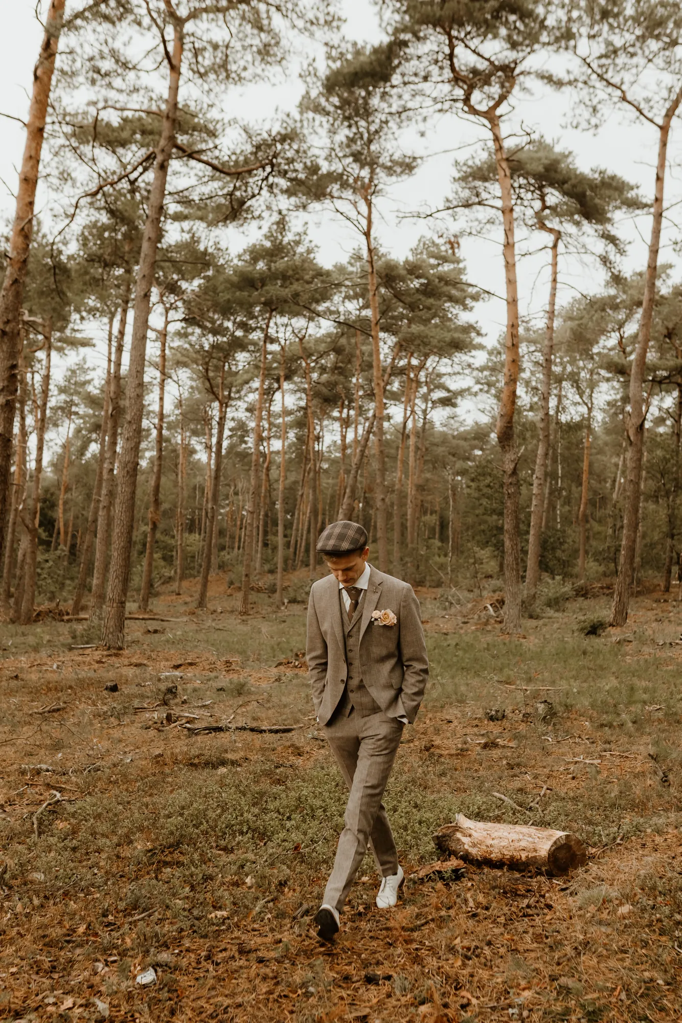 Bruiloft van Ivo en Heidi midden in het bos. — trouwfoto 15