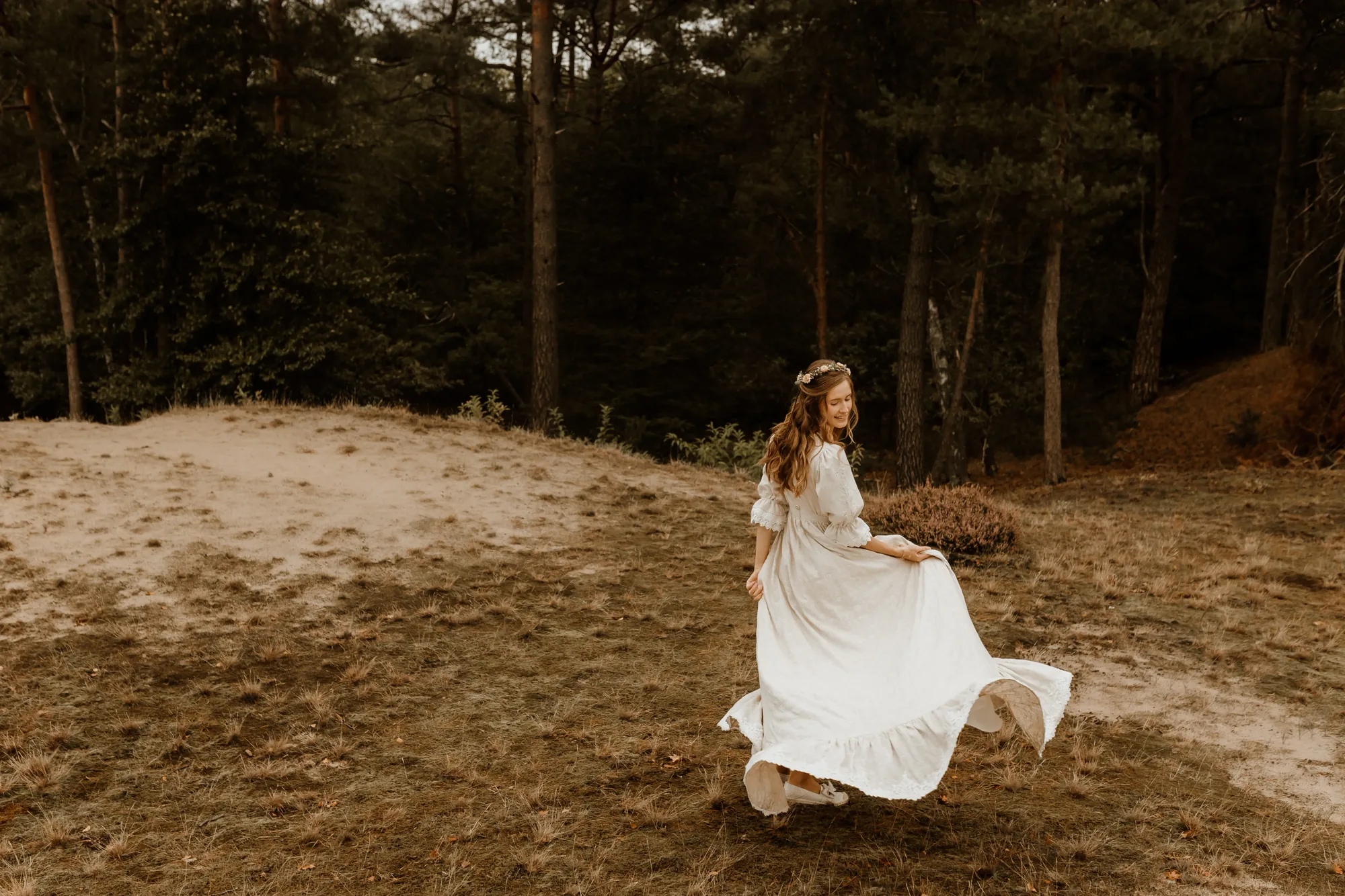 Bruiloft van Ivo en Heidi midden in het bos. — trouwfoto 16