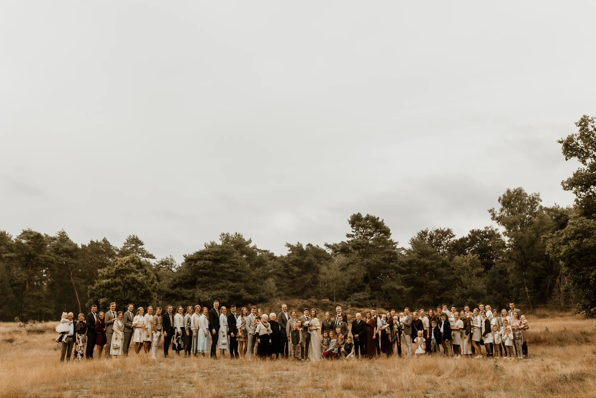 Bruiloft van Ivo en Heidi midden in het bos. — trouwfoto 31