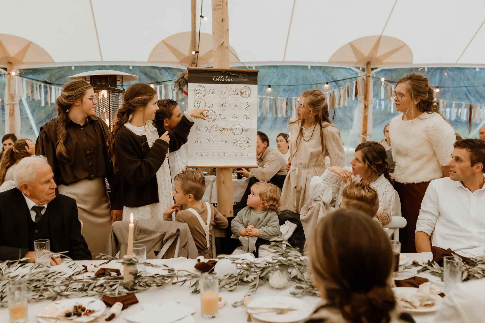 Bruiloft van Ivo en Heidi midden in het bos. — trouwfoto 66