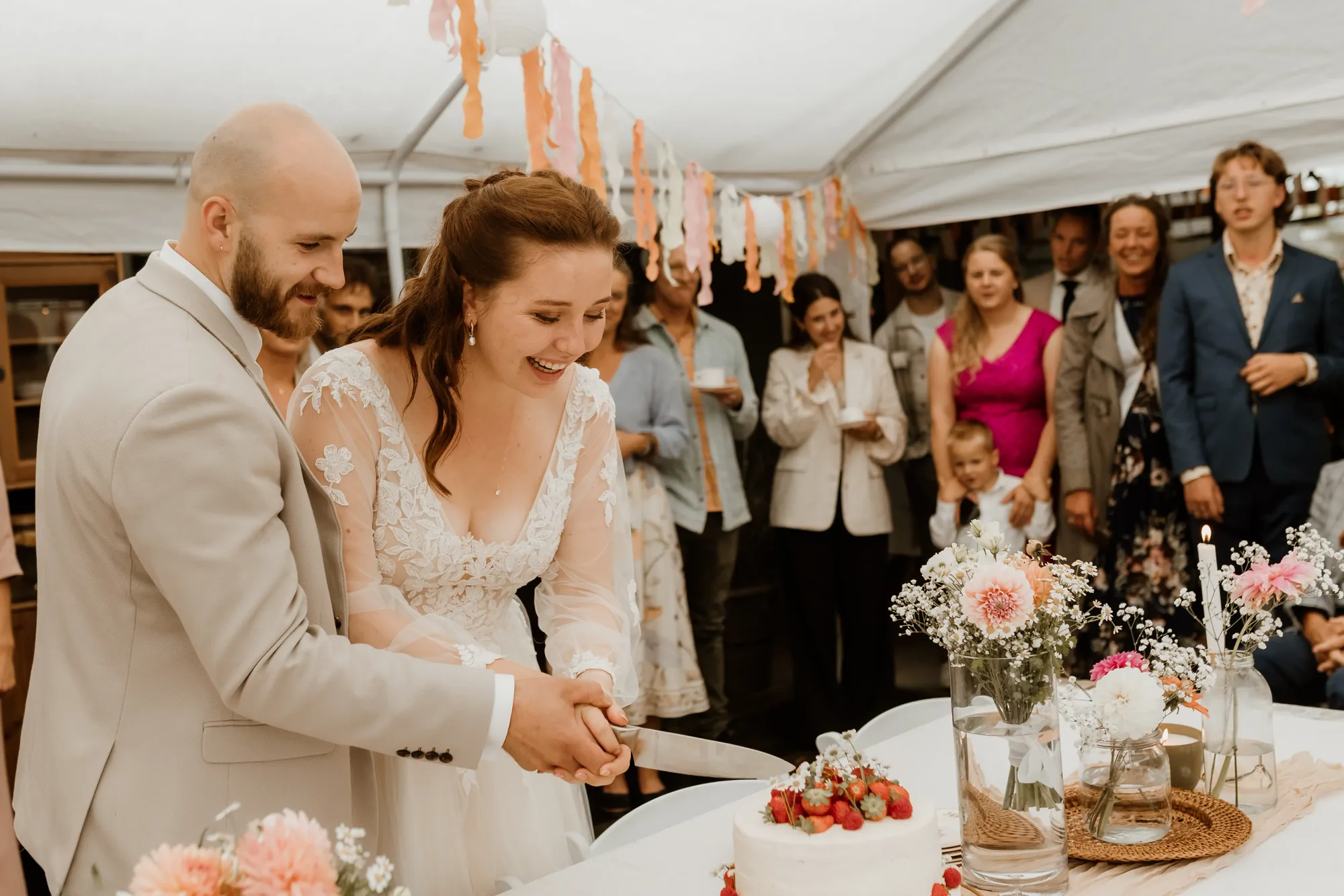 Bruiloft van Jesse en Janneke in Kampen — trouwfoto 57