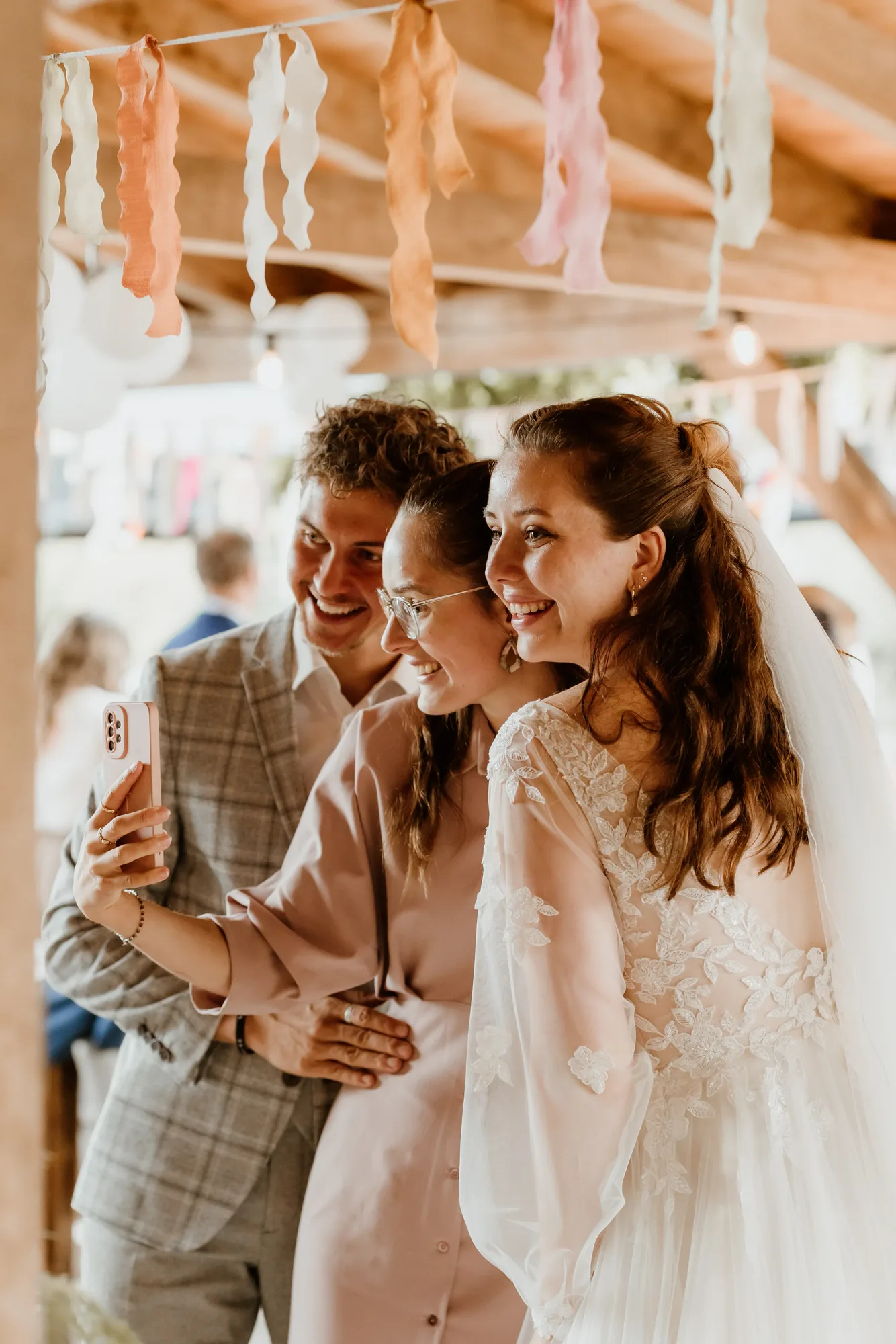 Bruiloft van Jesse en Janneke in Kampen — trouwfoto 64