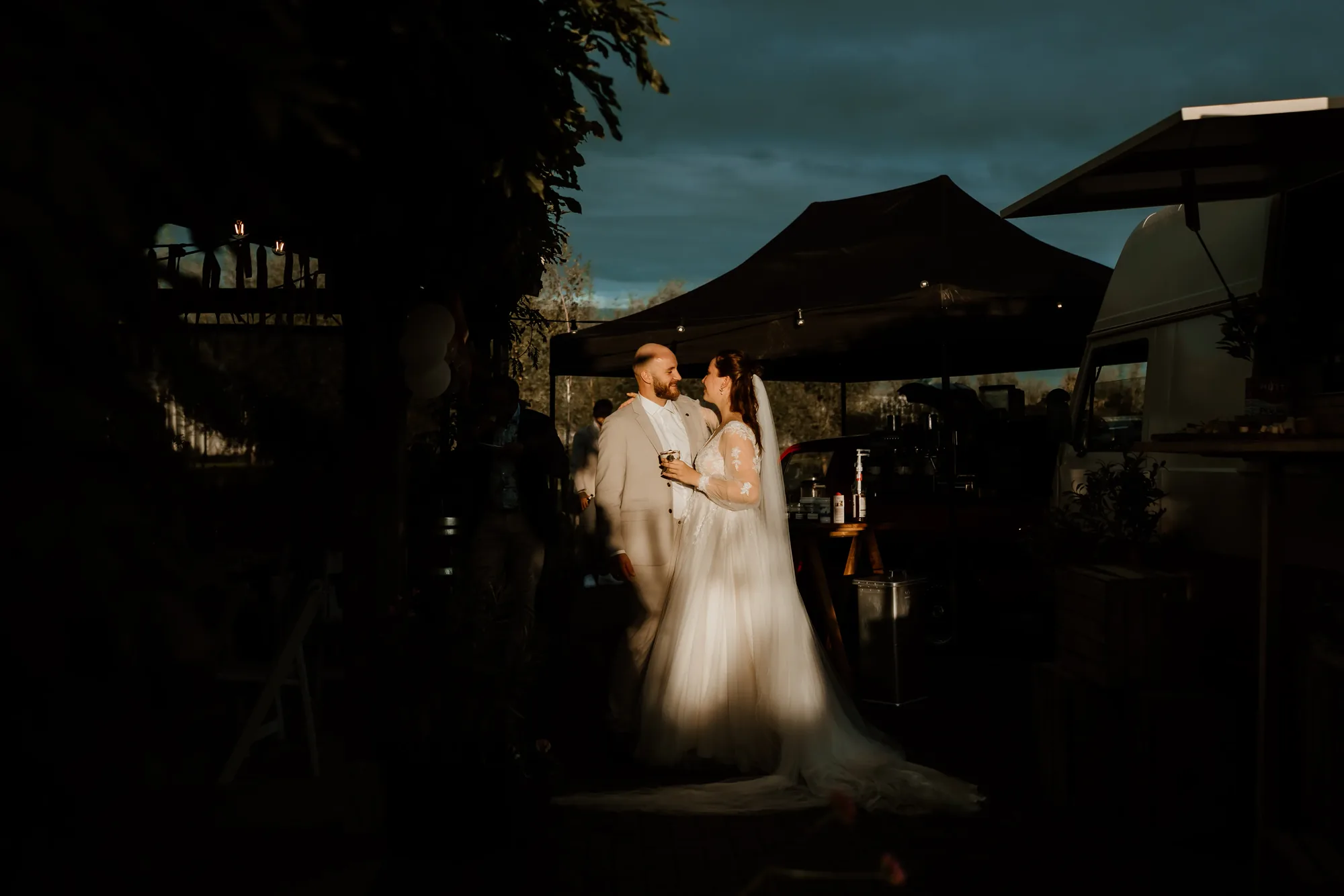 Bruiloft van Jesse en Janneke in Kampen — trouwfoto 79