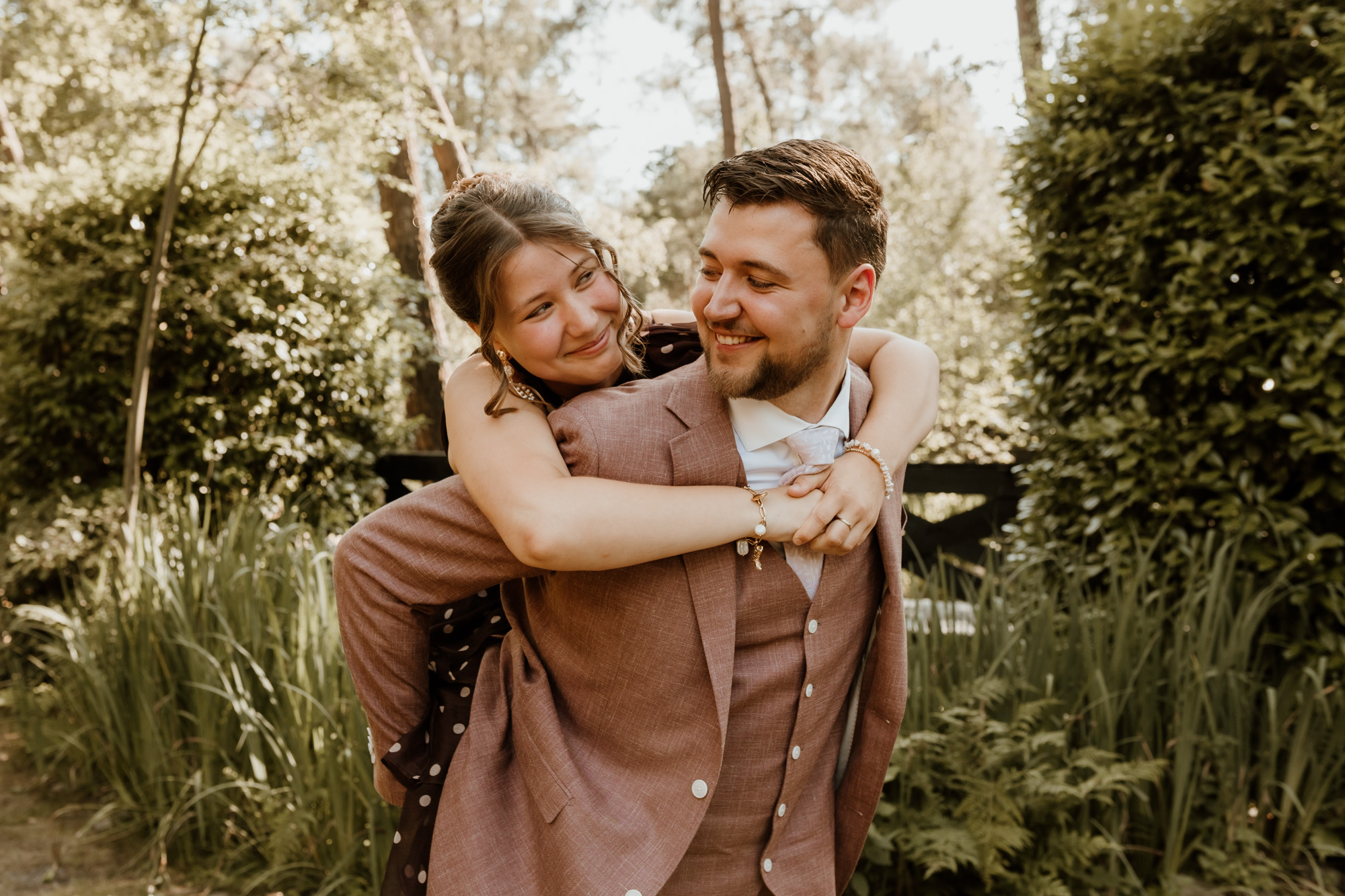 Ruben en Lindy vieren de liefde — trouwfoto 86