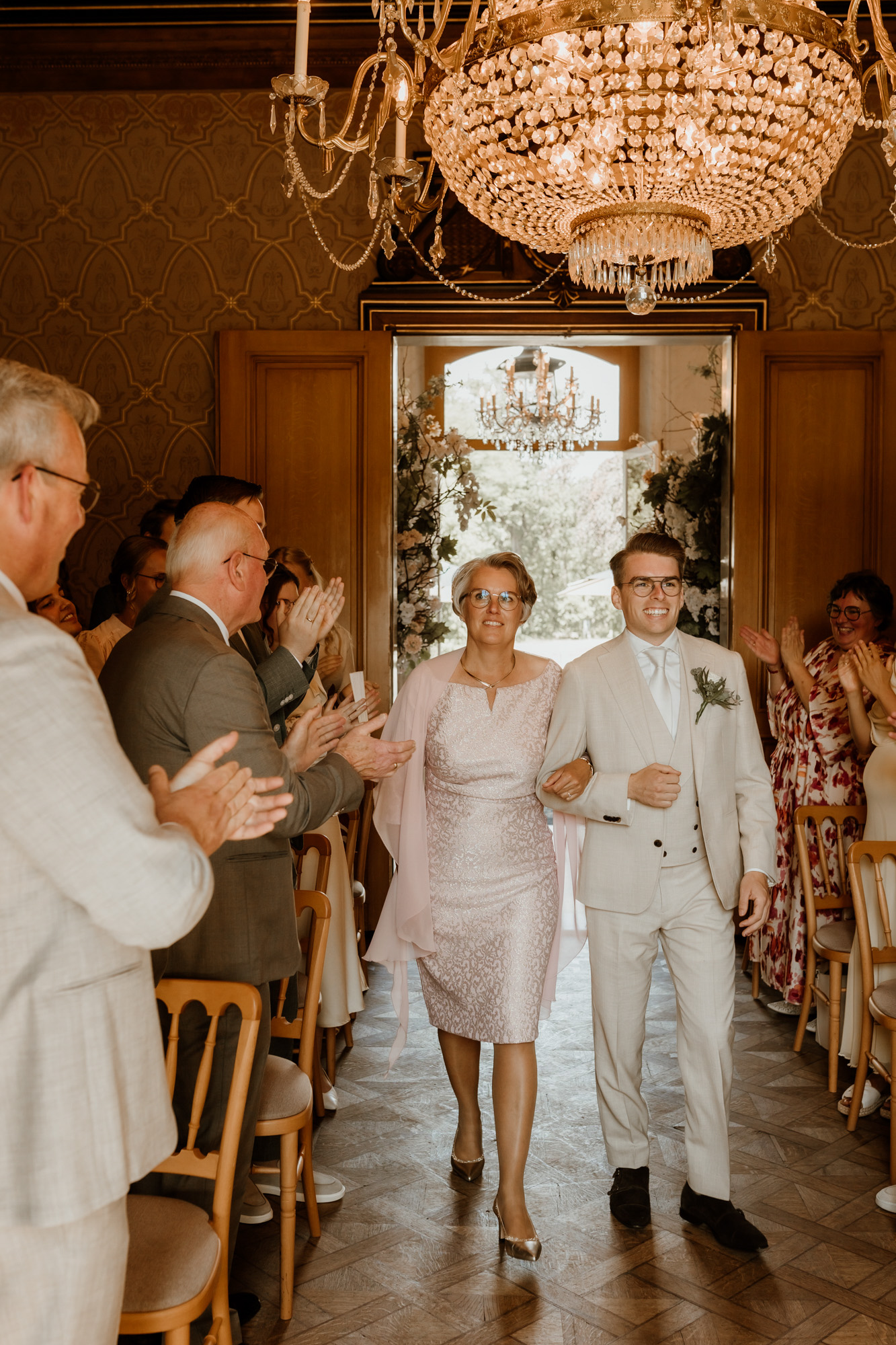 Tjeerd en Lisa trouwen bij Landhuis Wolfslaar in Breda — trouwfoto 52