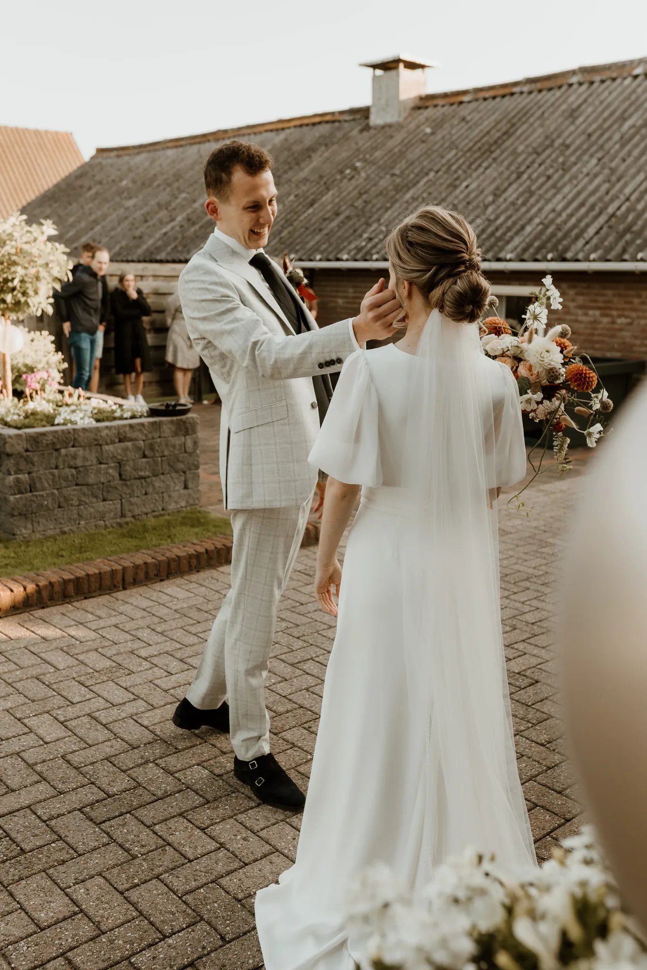 Bruiloft van Willem en Thirza op de Veluwe — trouwfoto 18