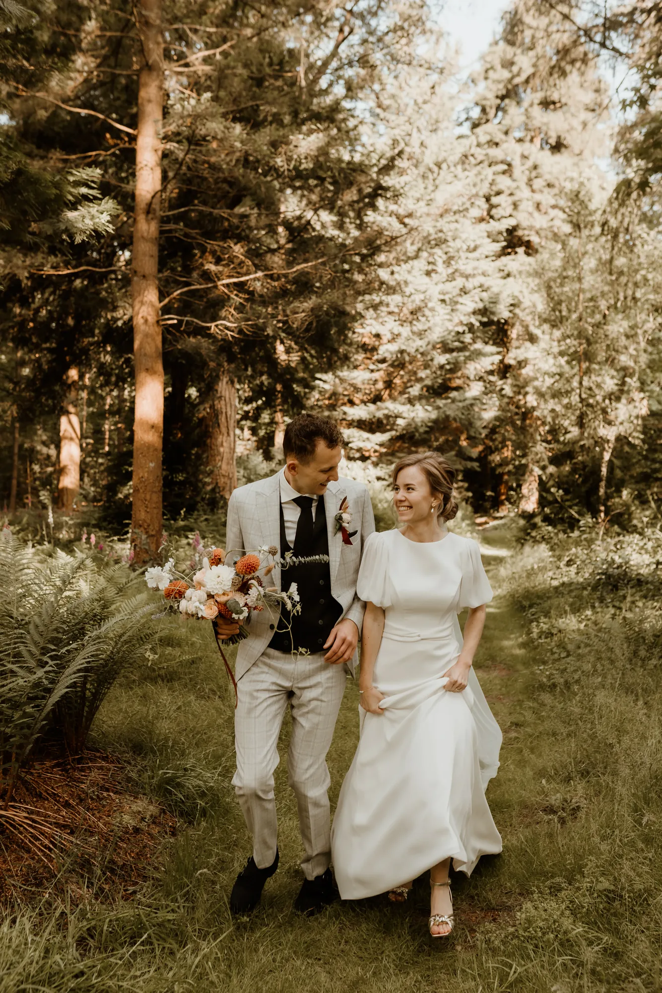 Bruiloft van Willem en Thirza op de Veluwe — trouwfoto 28