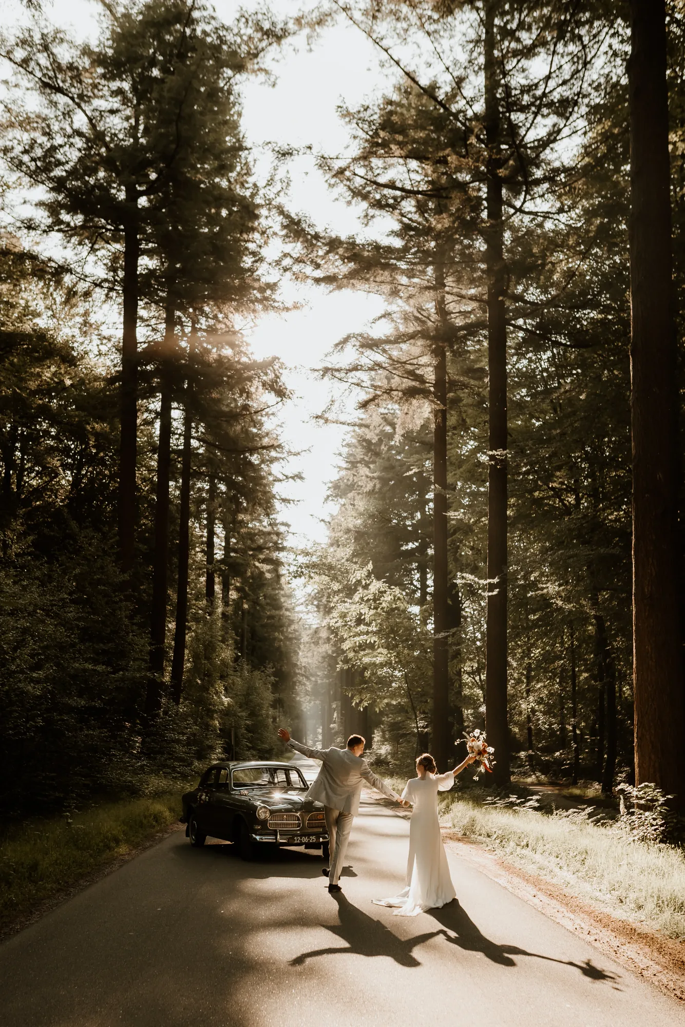 Bruiloft van Willem en Thirza op de Veluwe — trouwfoto 33