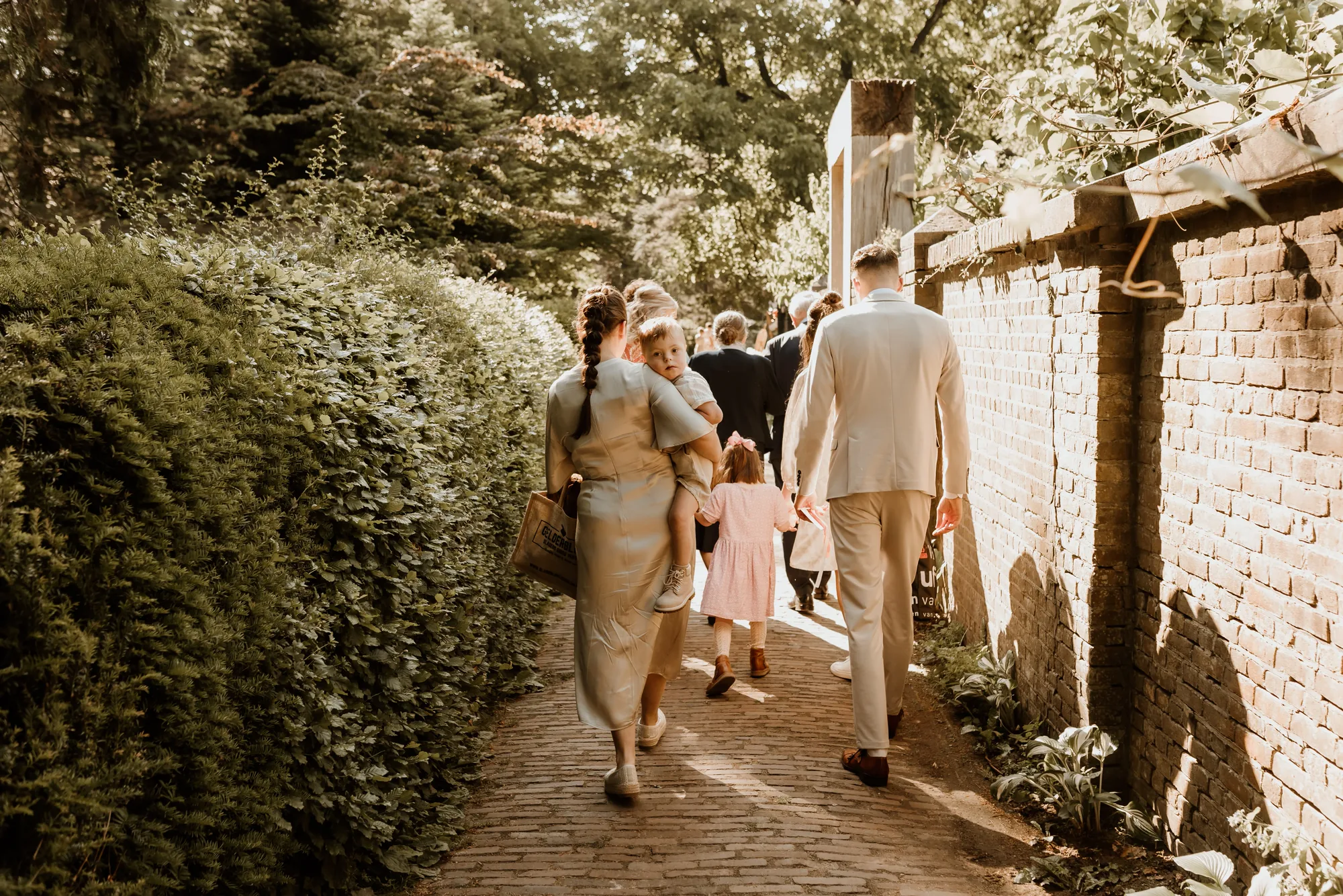 Bruiloft van Willem en Thirza op de Veluwe — trouwfoto 34
