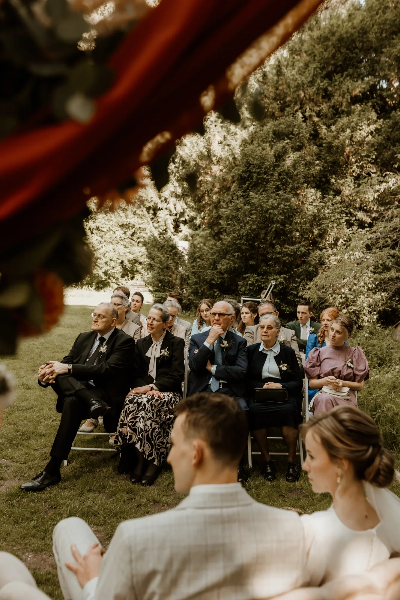 Bruiloft van Willem en Thirza op de Veluwe — trouwfoto 43