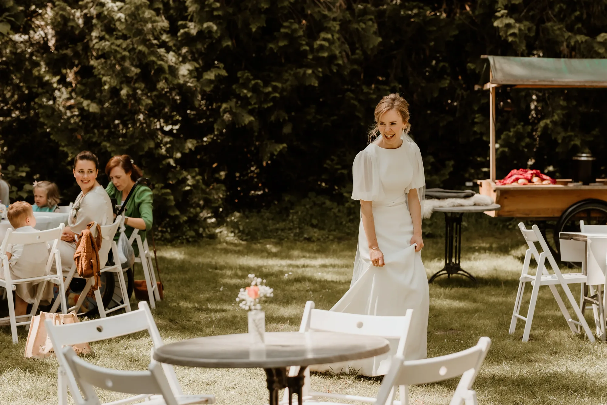 Bruiloft van Willem en Thirza op de Veluwe — trouwfoto 57