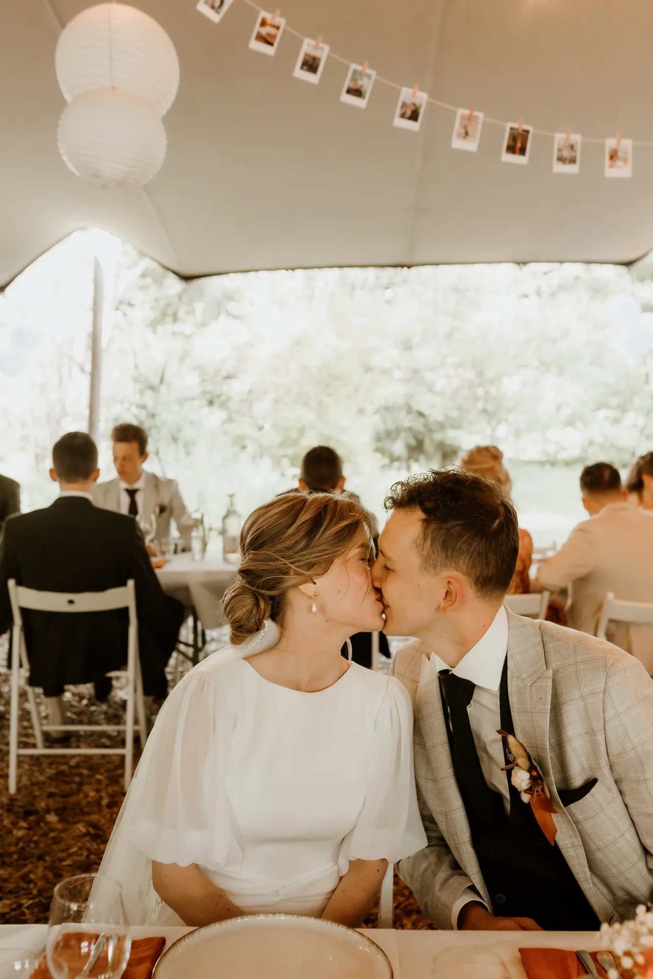 Bruiloft van Willem en Thirza op de Veluwe — trouwfoto 79